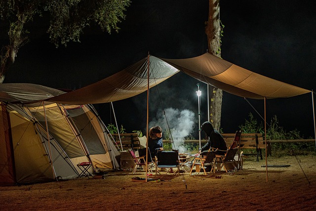 luxury-camping-tents-people