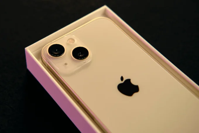 Unveiling the Ultimate iPhone: How to Find the Best Value for Your Money. 6 quinn battick YT 2 VL2QuI unsplash