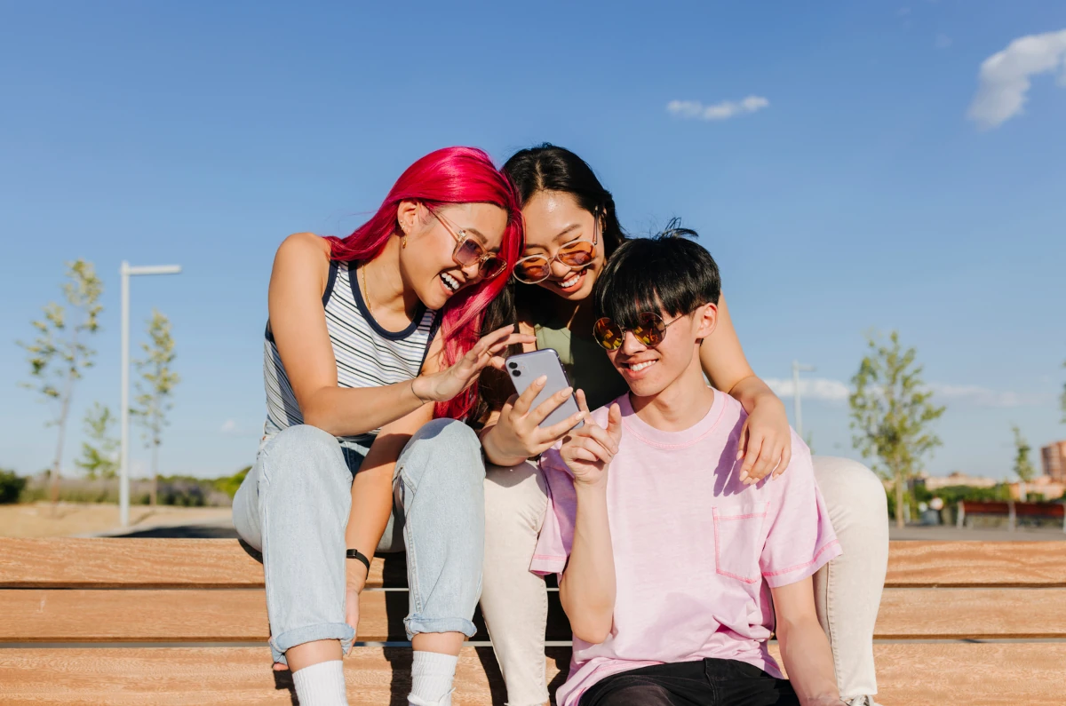 friends-having-fun-connecting-on-the-phone