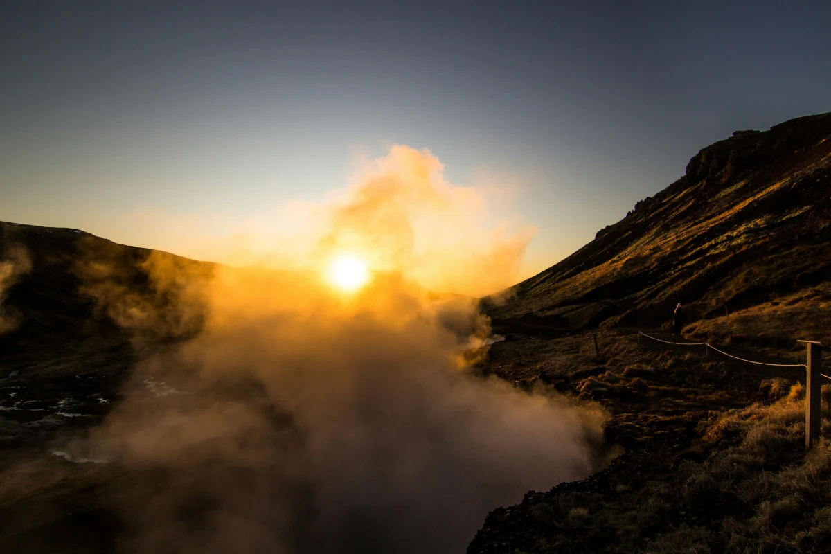 iceland-volcanic-steam