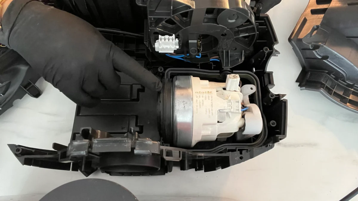 Miele Boost CX1 Vacuum Repair After Water Damage 47 motor-seal